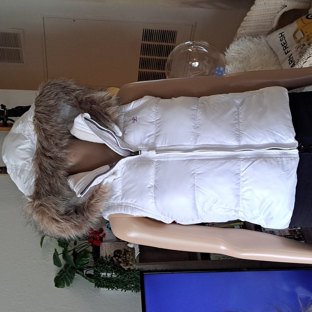 H&M Girls Puffer Vest Removable Faux Fur Hood White 10-11YR